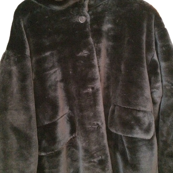 Gap Oversize faux-fur jacket - Picture 2 of 8
